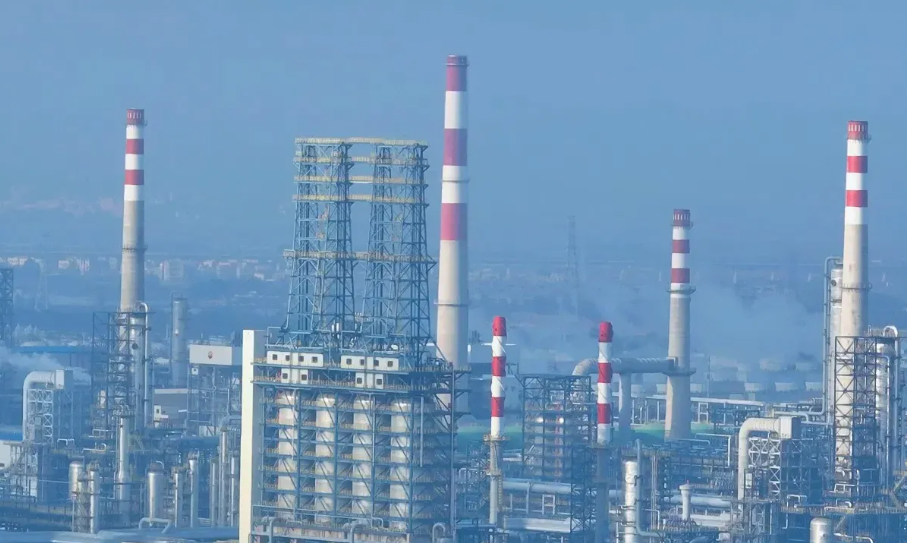 China's largest petrochemical industry base has been fully built